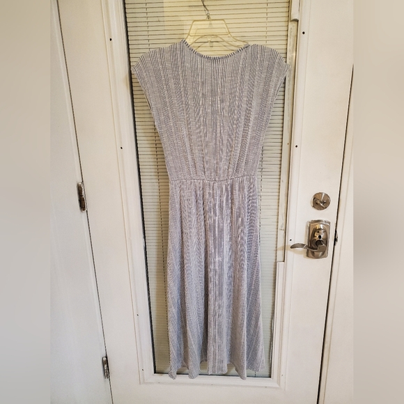 SUNDRESS - Picture 4 of 4